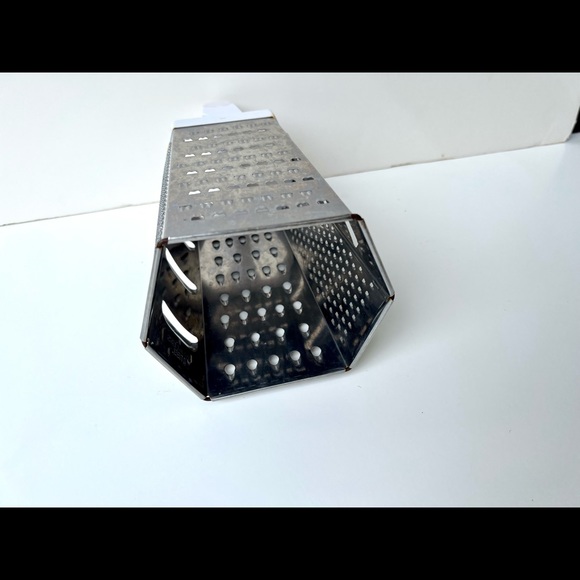 Stainless Steel 6 Sided cheese food Grater, 5.5" x 4.5" x 9.25" - Picture 4 of 4